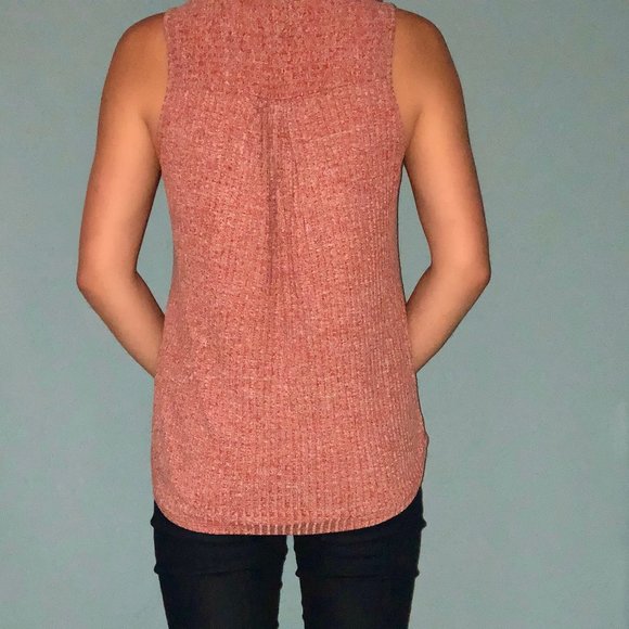 Ribbed Button Tank Top - Picture 2 of 3